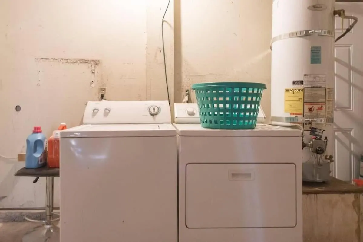 Family-Friendly Home Close To The Strip ラスベガス 別荘