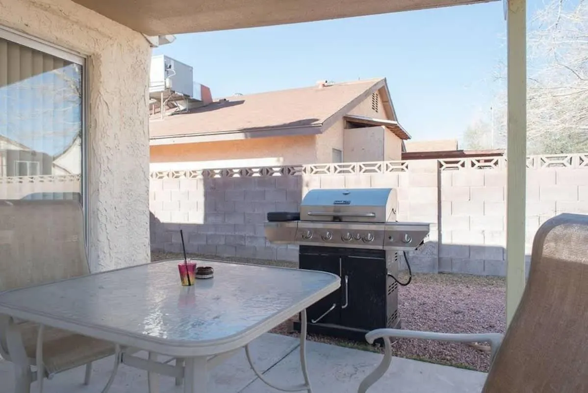 Family-Friendly Home Close To The Strip ラスベガス