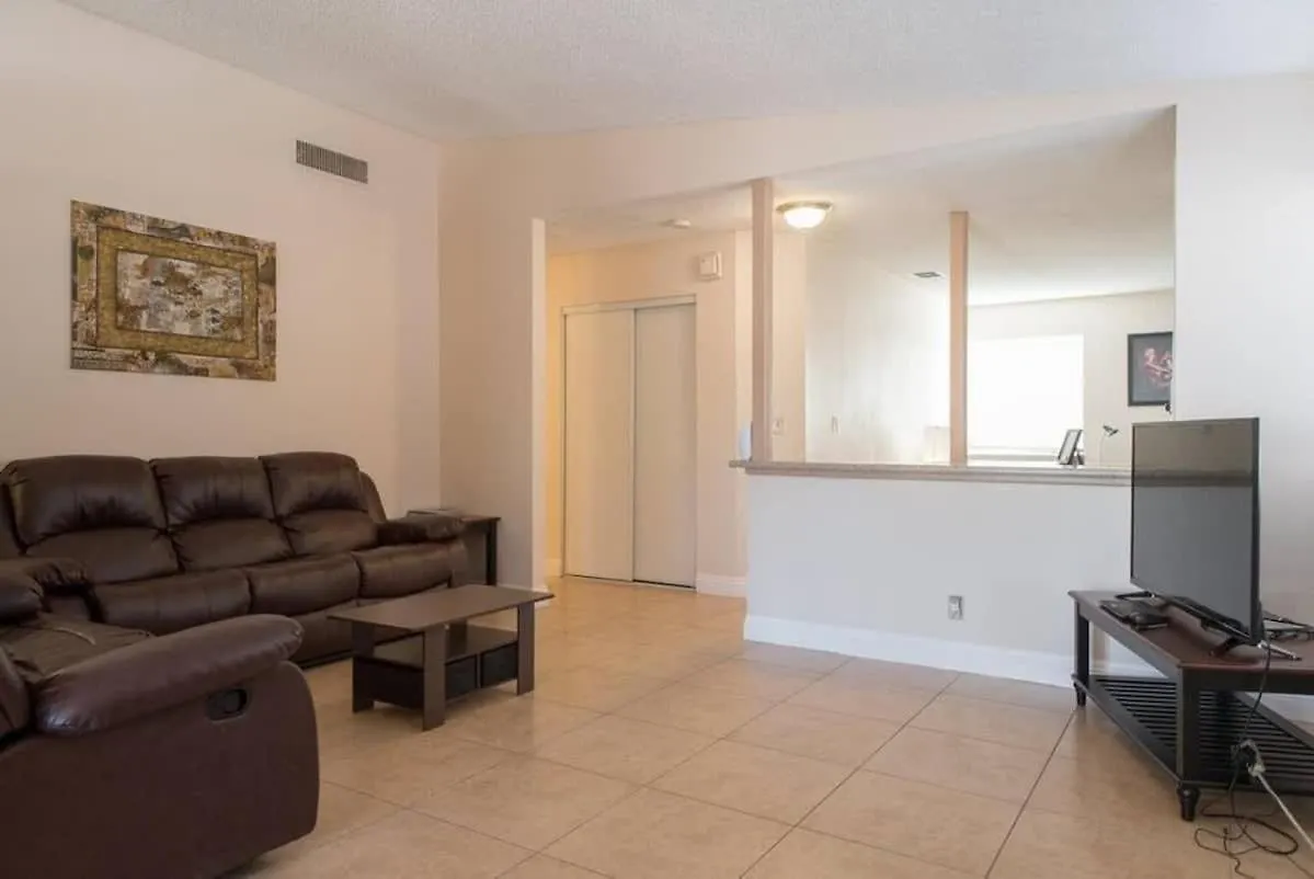 Family-Friendly Home Close To The Strip ラスベガス 米国