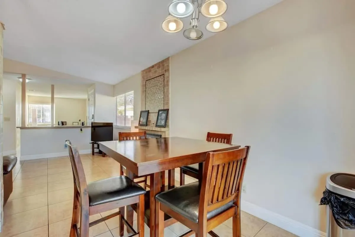 Family-Friendly Home Close To The Strip ラスベガス 別荘