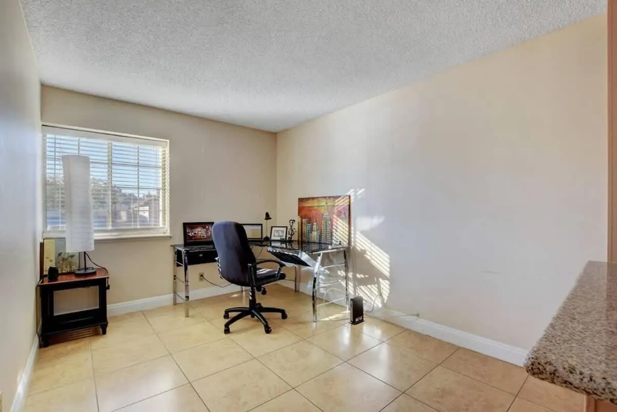 Family-Friendly Home Close To The Strip ラスベガス 別荘