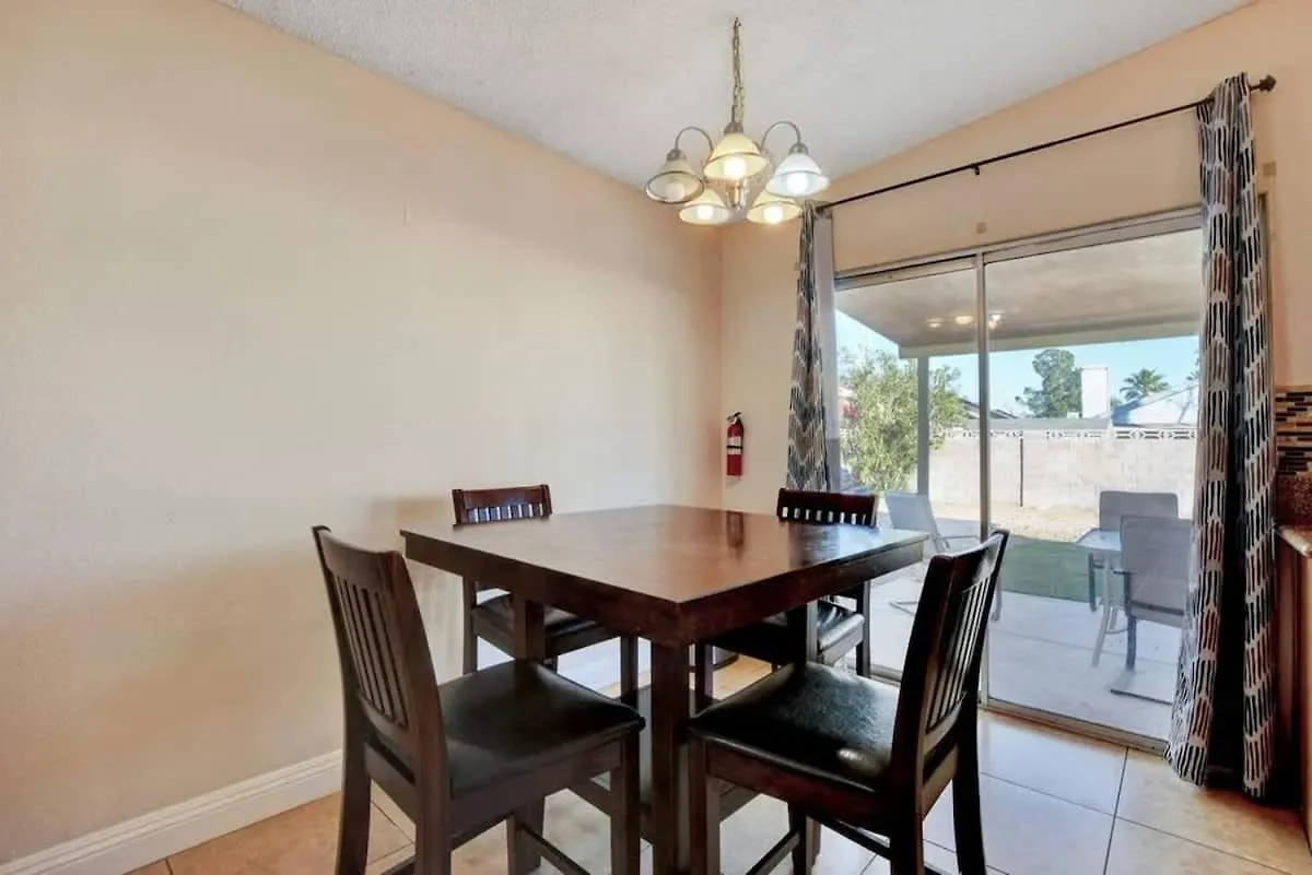別荘 Family-Friendly Home Close To The Strip ラスベガス 米国